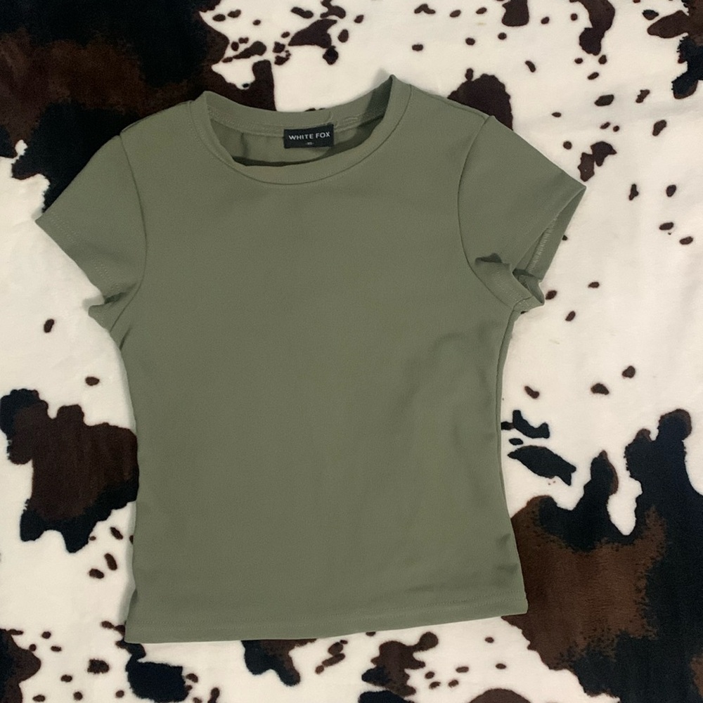 NWOT White Fox Boutique army green take me there ribbed baby tee shirt S…